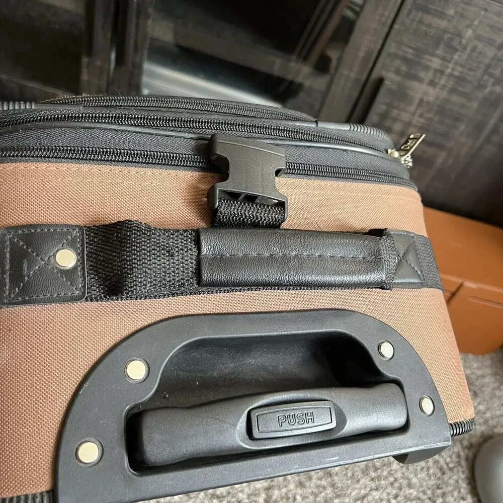Ciao Luggage Carry On Wheeled Under The Plane Seat Brown Expand Bag Travel
